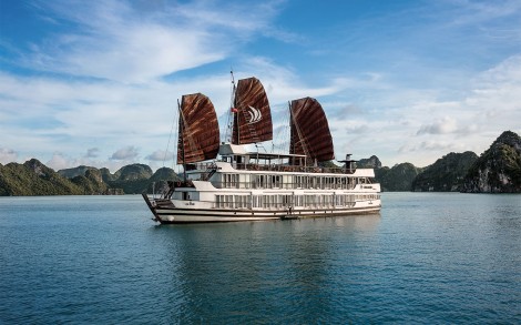 Overview of Pelican Halong Cruises