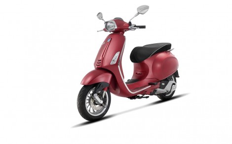 Vespa-Sprint-Red-View-Left-Diagonal